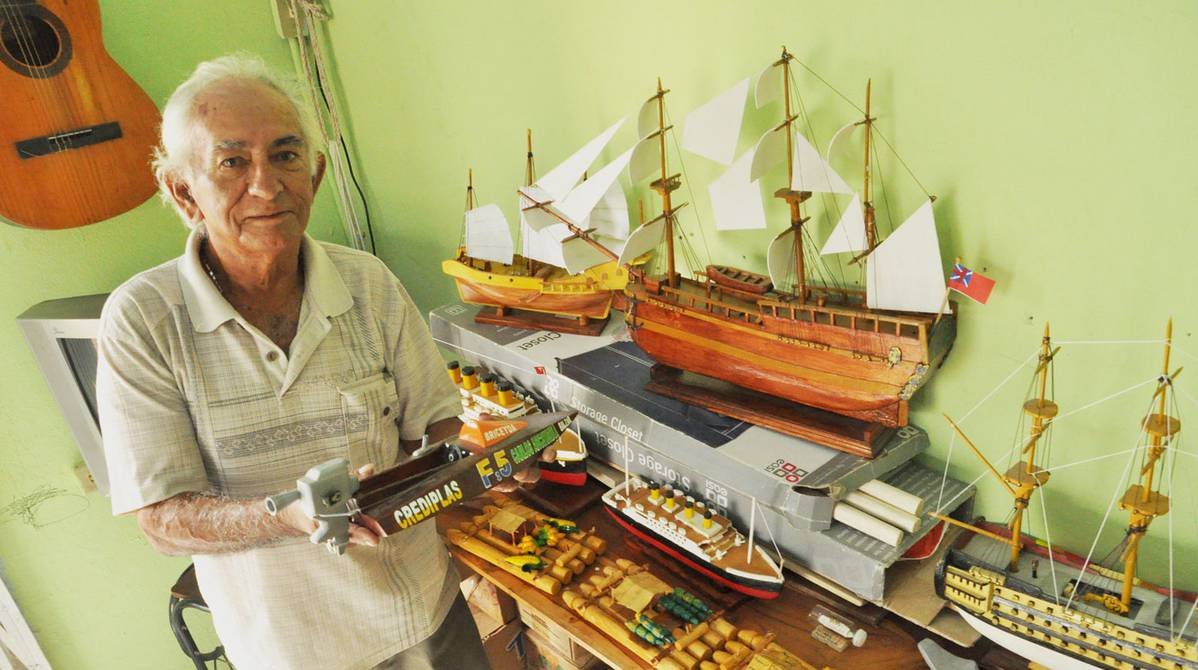 Artesanías en palo de balsa