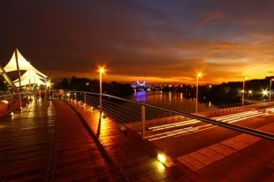 ecuentra el turisismo del malecon del salado